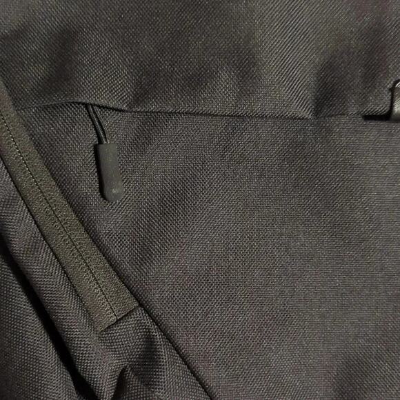 Dustin Adjustable Laptop Crossbody Bag Black - Picture 9 of 13